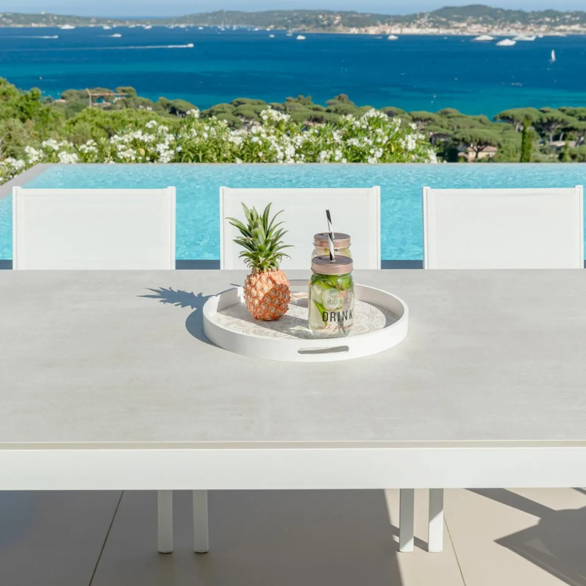 MOBELLIA Table de jardin en aluminium et céramique 8 places (180 x 90 cm) Kore Blanc et Gris clair Outlet