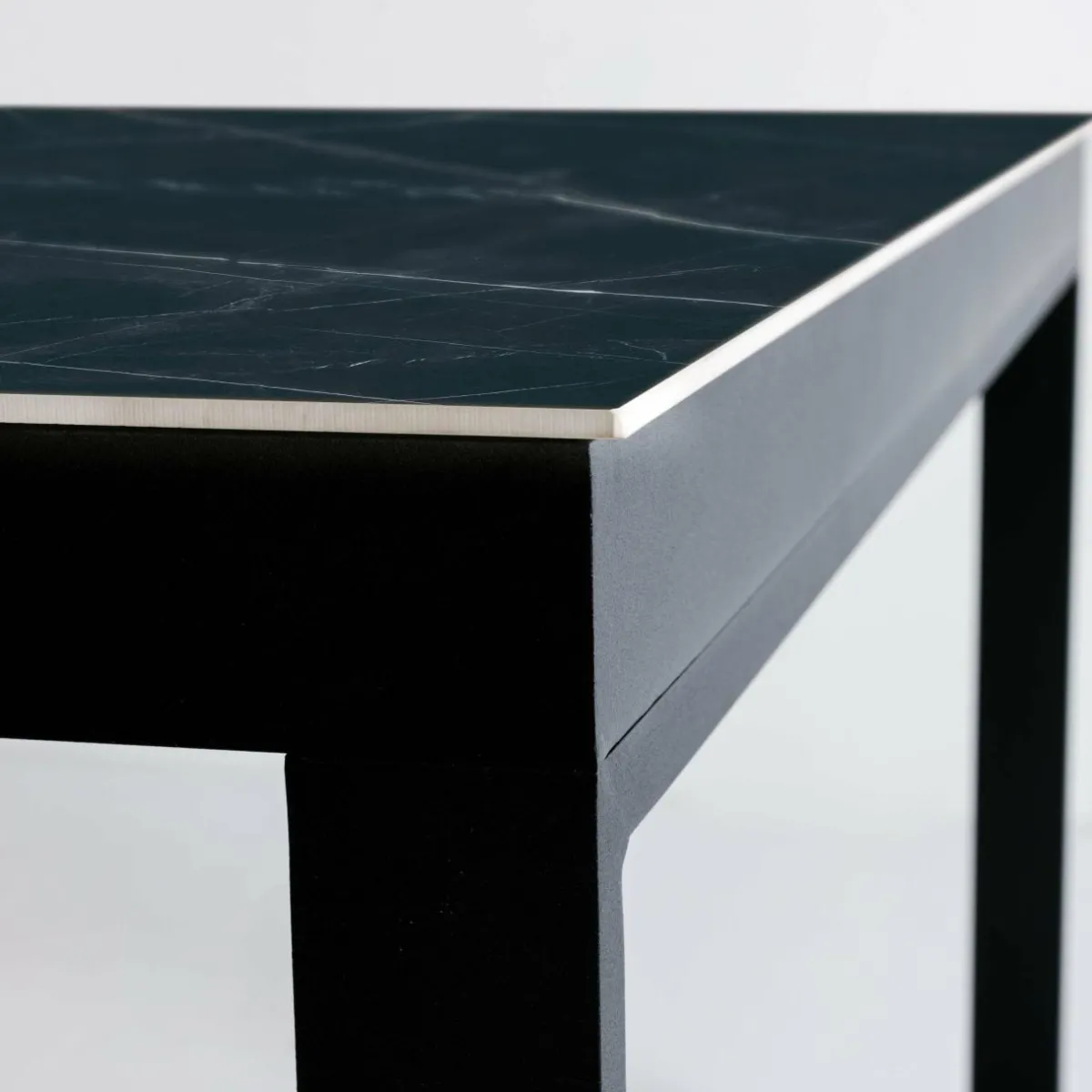 MOBELLIA Table de jardin en aluminium et céramique 10 places (240 x 120 cm) Kore Noir marbré New