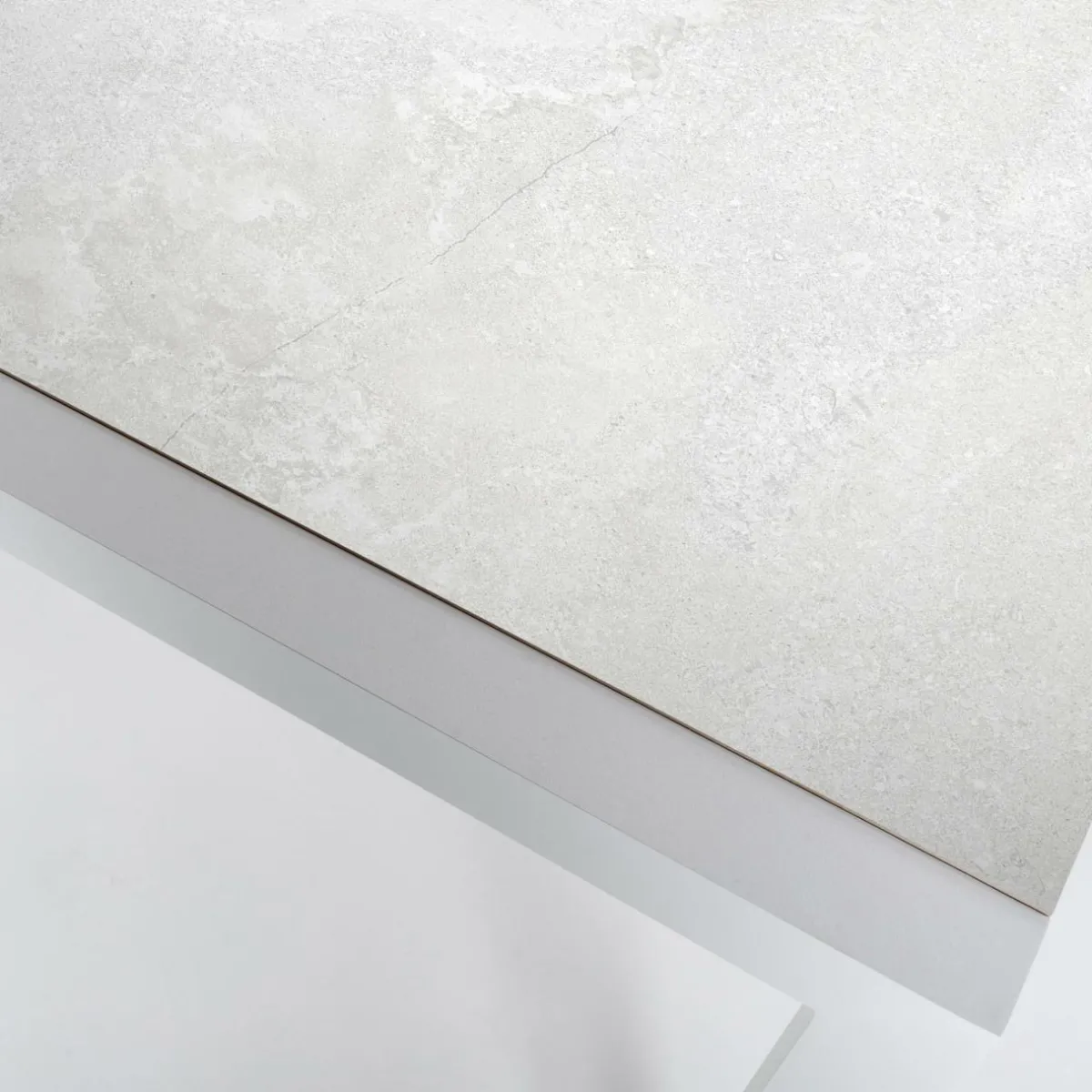 MOBELLIA Table de jardin en aluminium et céramique 6 places (150 x 75 cm) Modena Blanc