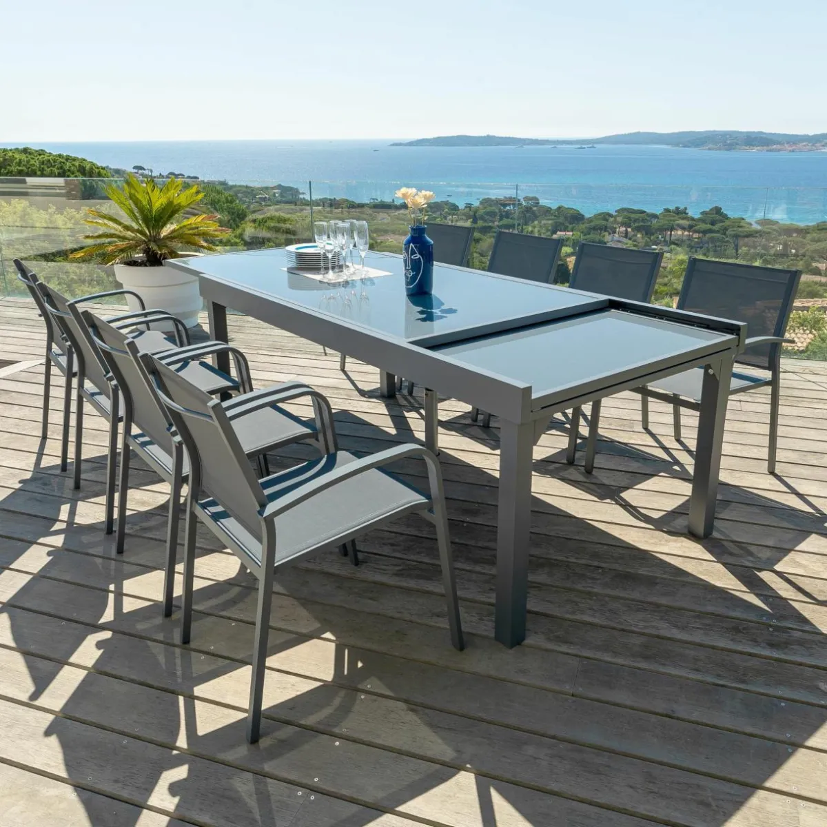 MOBELLIA Table de jardin extensible en verre 12 places (200/320 x 100 cm) Murano Gris Anthracite