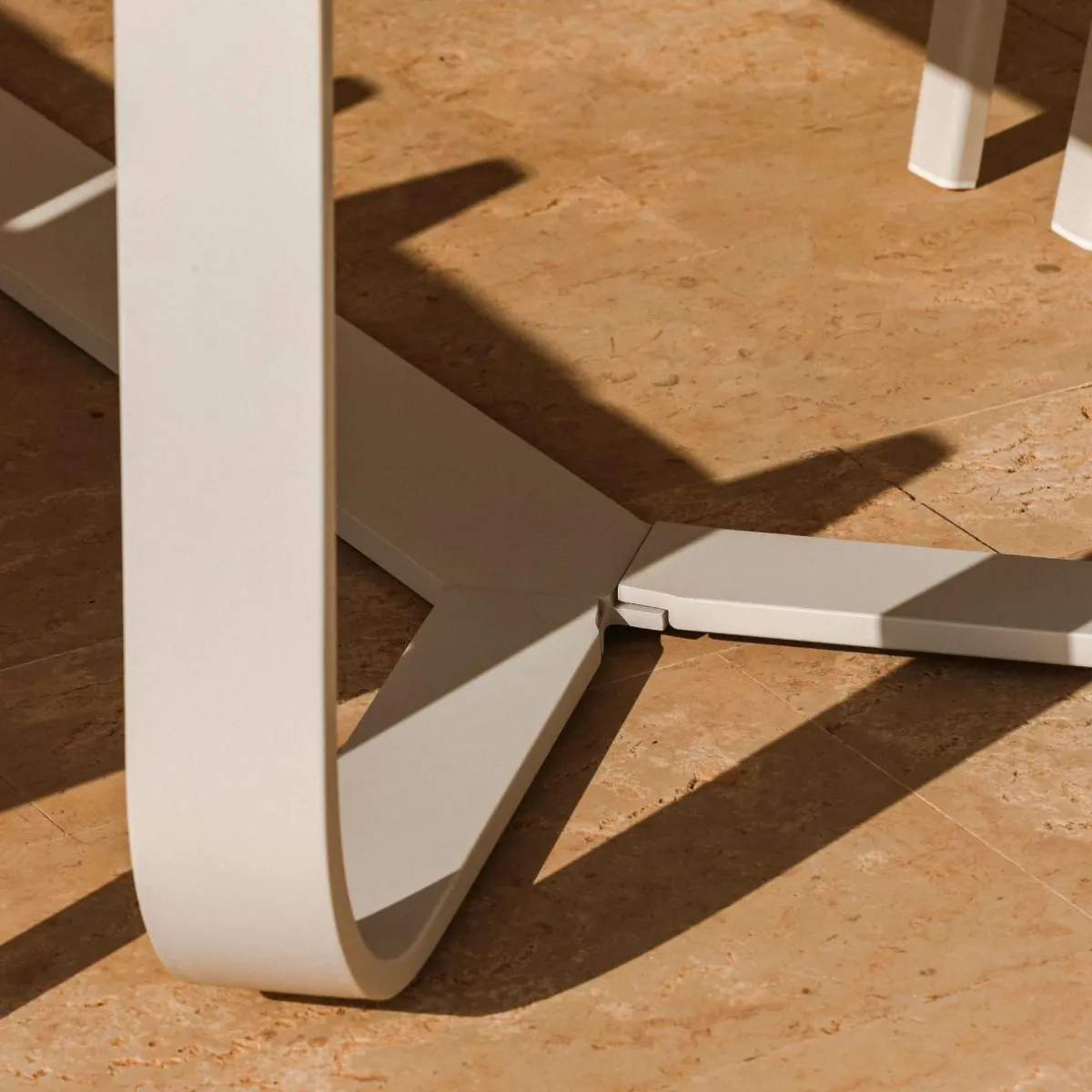 MOBELLIA Table de jardin rectangulaire en aluminium 10 places (240 x 100 cm) Long Beach cendré Blanc Sale