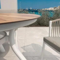 MOBELLIA Table de jardin ronde en aluminium 6 places (D120 cm) Amalfi Blanc
