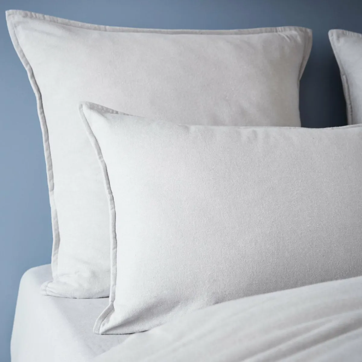 EMINZA Taie d'oreiller carrée flanelle de coton (63 x 63 cm) Théa Gris clair Discount