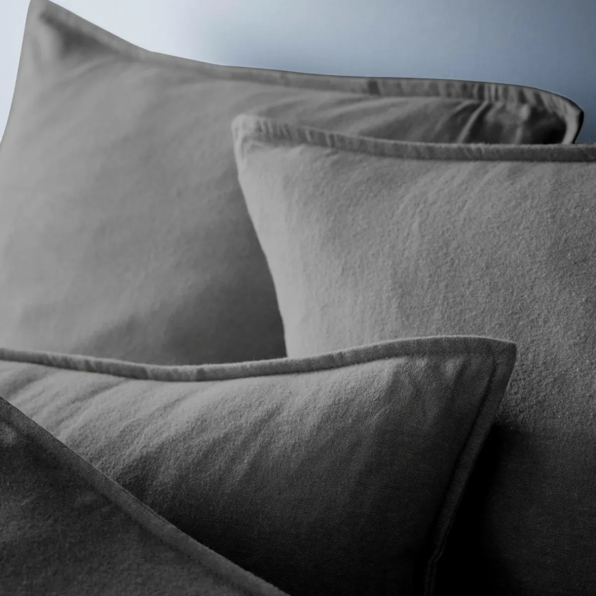 EMINZA Taie d'oreiller carrée flanelle de coton (80 x 80 cm) Nina Gris Anthracite Hot