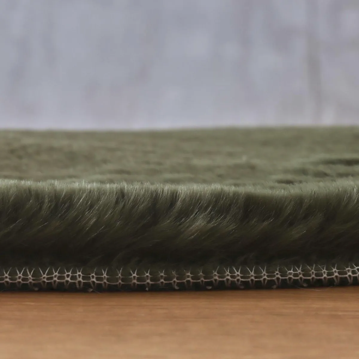EMINZA Tapis rond fausse fourrure (80 cm) Finn Vert kaki Outlet