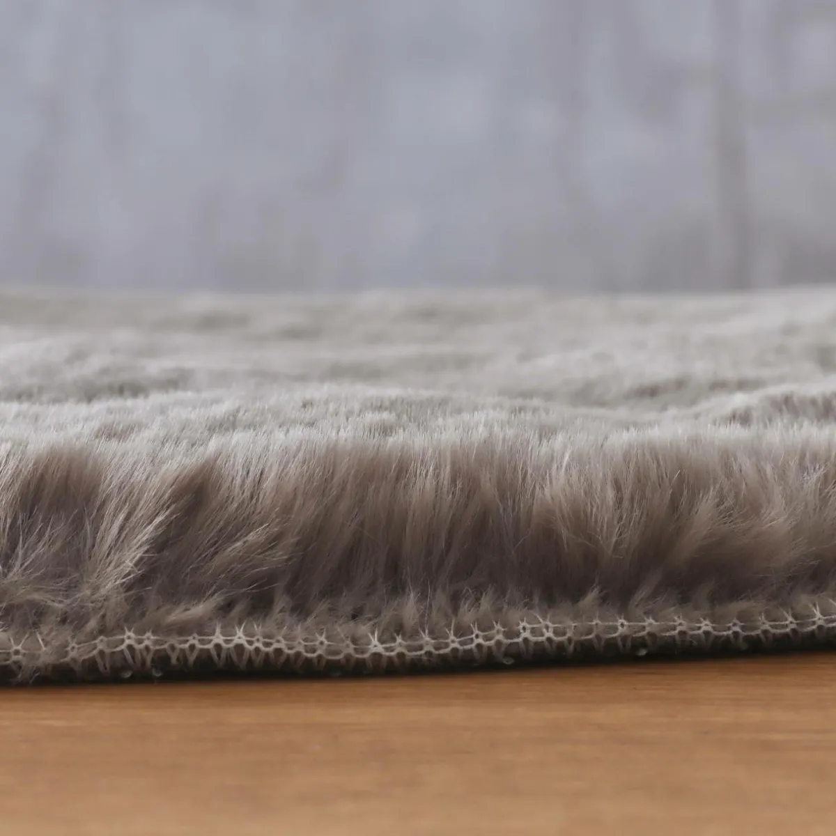 EMINZA Tapis rond fausse fourrure (80 cm) Finn Taupe Discount